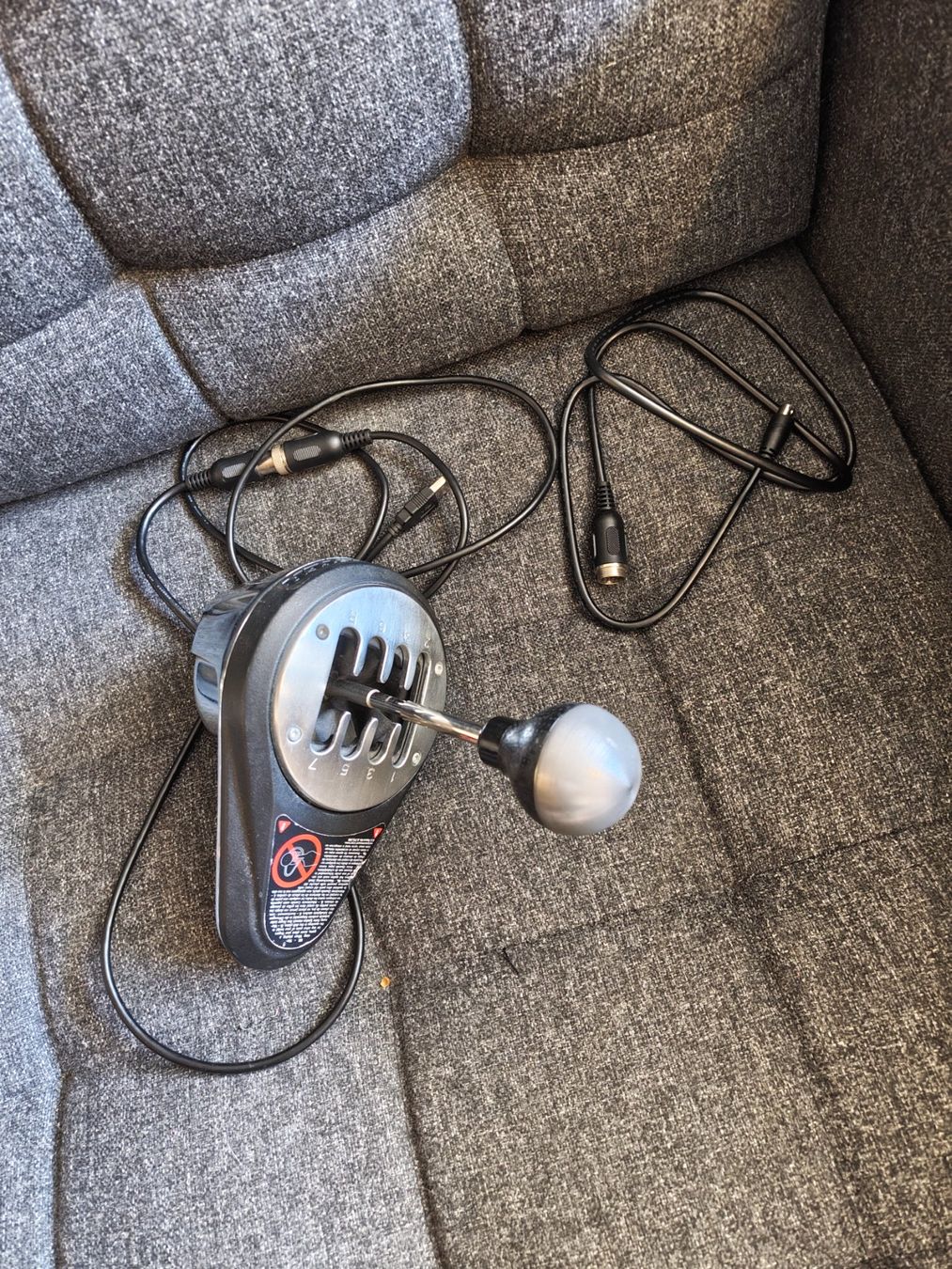 Thrustmaster Manettes: Thrustmaster TH8A Schaltung – D'occasion à Niederrohrdorf par MystoganZ 1