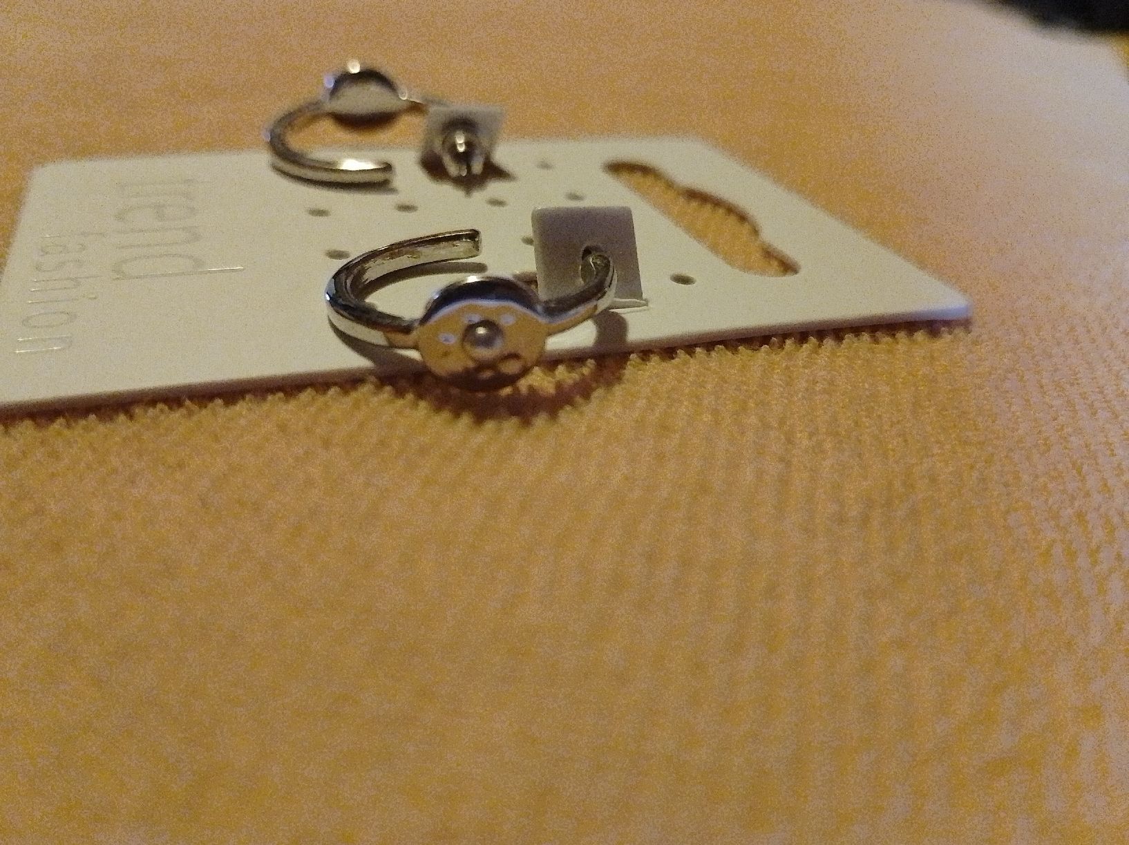 Ohrringe & -stecker: Boucles d'oreilles argentées neuves tendance – Neu und originalverpackt aus Gumefens von izalala 1