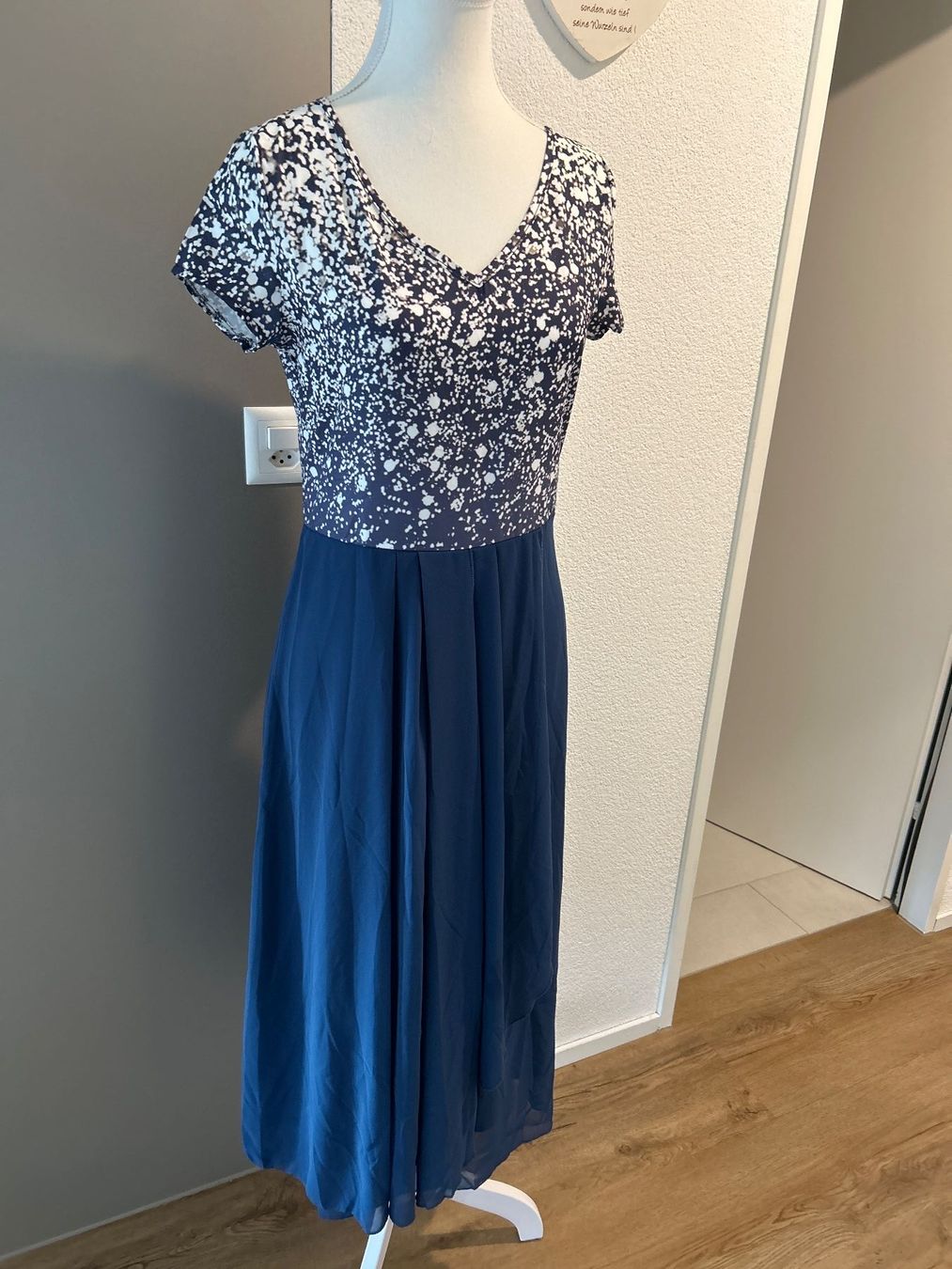 Robes: Maxikleid dunkelblau Oberteil gemustert Gr. M – Neuf (Voir description) à Brunnen par Nala2929 2