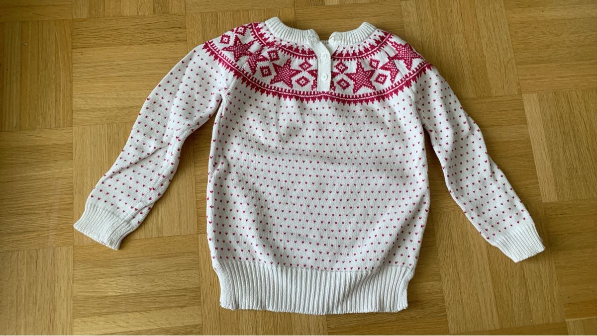 Maglioni & Felpe: Kinder Pullover weiss rot Sternmuster neuwertig – Usato da Adligenswil venduto da mirkolini