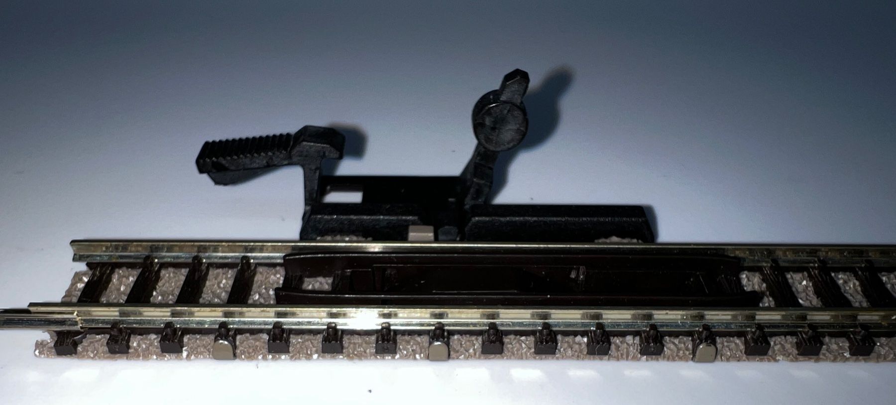 Fleischmann Modellini di ferrovie: Fleischmann, Entkopplungsgleis (9114) manuell – Usato da Basel venduto da jonnyhaas 1