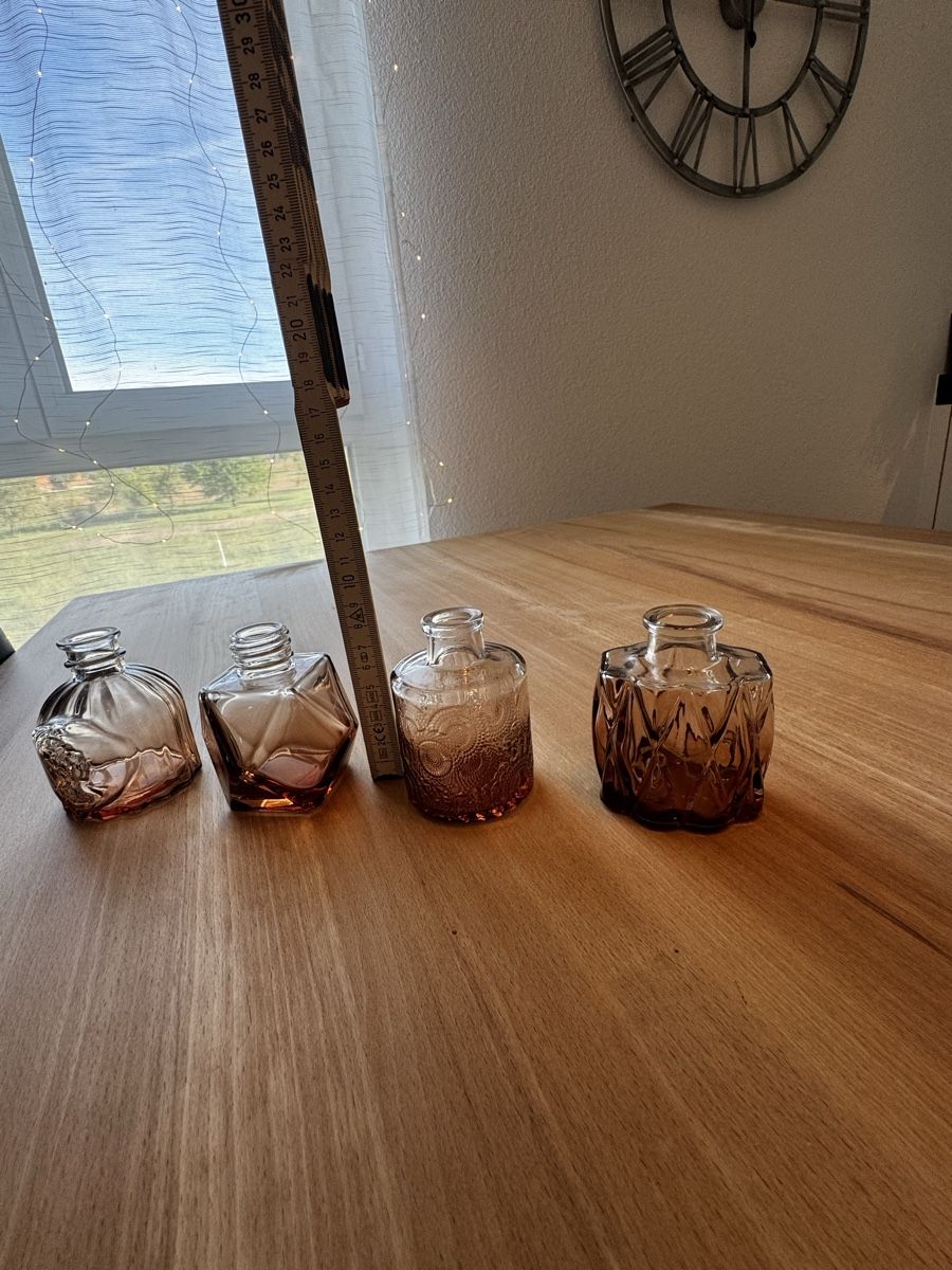 Tutte le decorazioni: Kleine Glasvasen – Usato da Flaach venduto da DewTrich 2