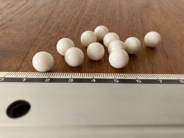 11 perles Agate blanche, rondes 10 mm / Weisser Achat