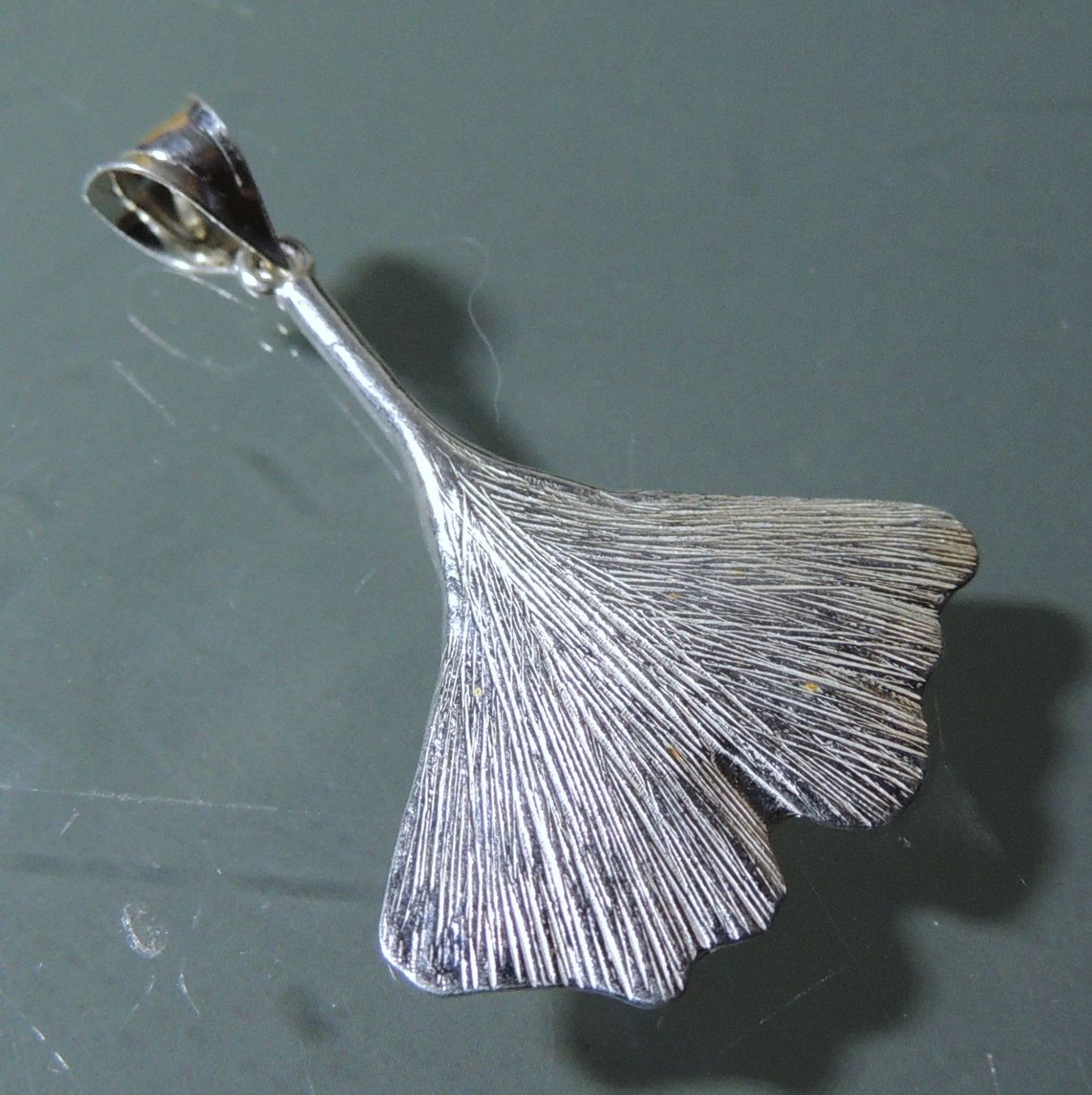 Ciondoli: Ginkgoblatt Silber 925 Anhänger – Nuovo (secondo la descrizione) da Waldenburg venduto da schaller707