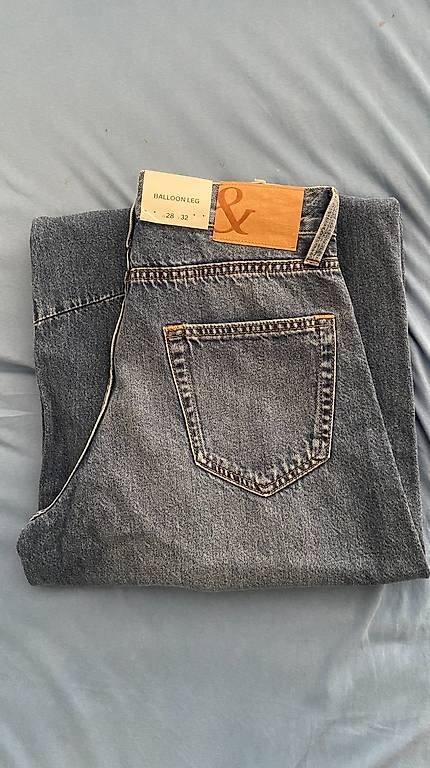 Jeans: Jean neuf bleu ciel C&A – Usato da Genève venduto da Jakblakjak