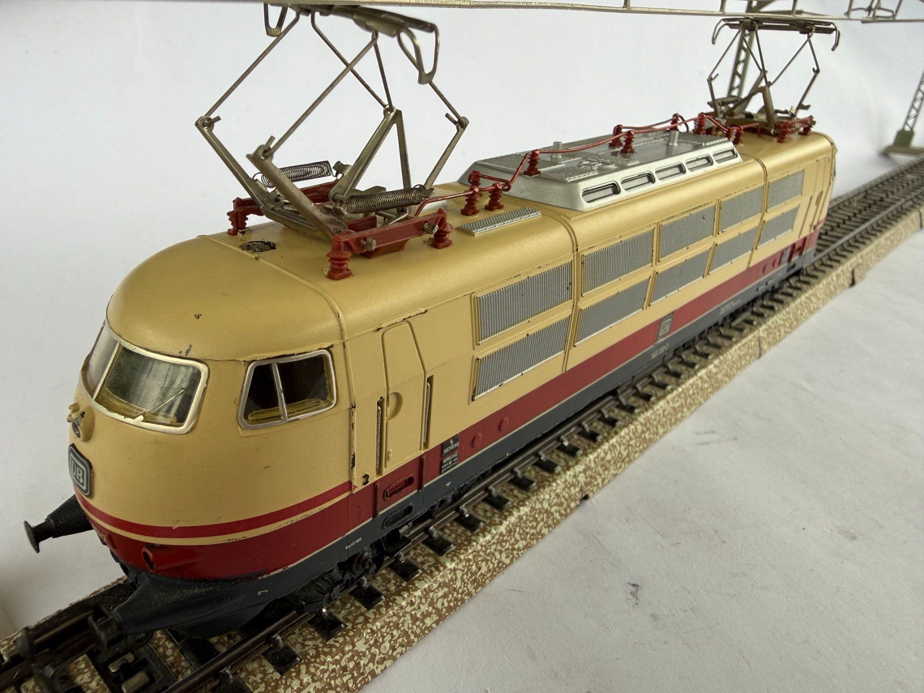 Märklin Modellini di ferrovie: Märklin 3053 BR 103 DB – Usato da Winterthur venduto da pascalCCS 1