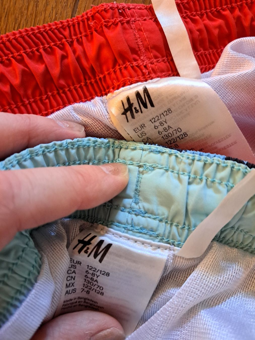 H&M Pantaloni: 2 Badeshorts Gr. 122 – Usato da Büetigen venduto da Schgrr 2