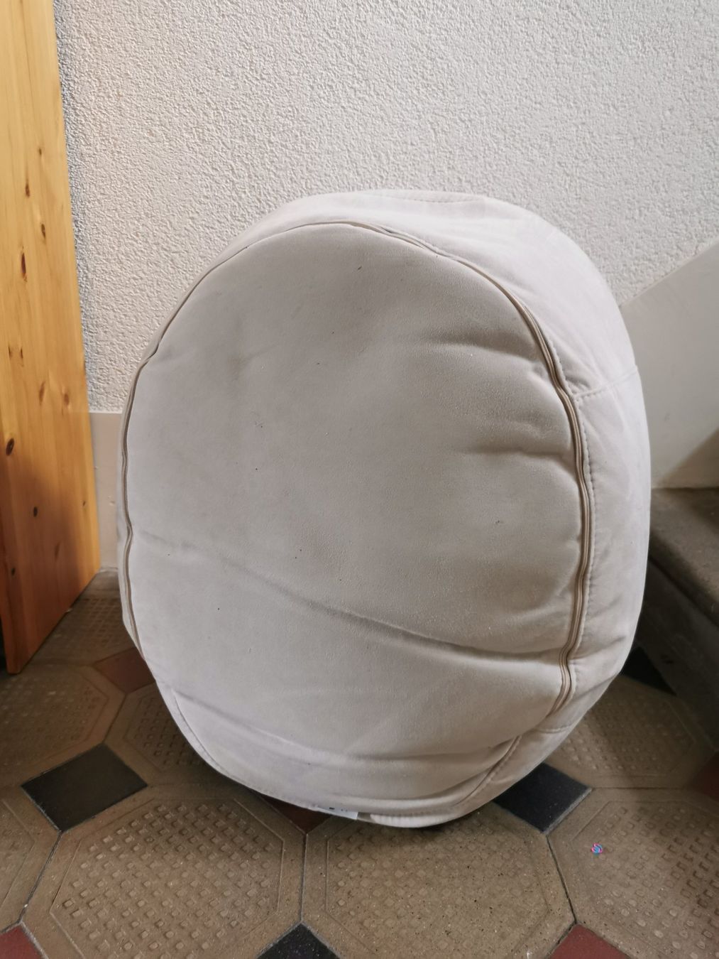 Sgabelli: Gepolsterter Hocker mit Wildlederoptik – Usato da Bern venduto da jdilla 2