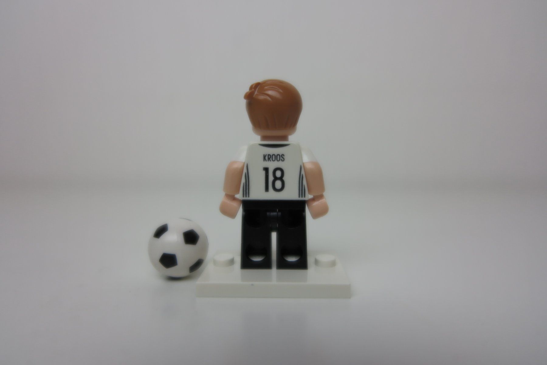 Lego Giocattoli: LEGO Minifigur CMF DFB Toni Kroos – Nuovo (secondo la descrizione) da Ostermundigen venduto da RG-Collector 1