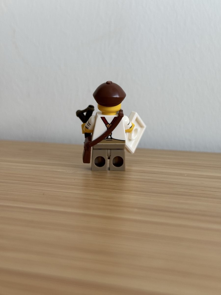 Lego Statuette: Lego Junge mit der Zeitung – Nuovo (secondo la descrizione) da Neuhausen am Rheinfall venduto da Laghi 1