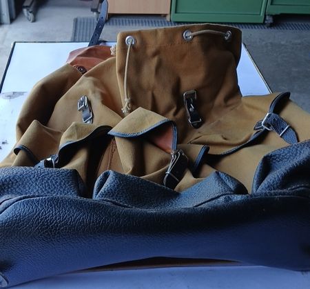Rucksack Segeltuch Leder gebraucht.