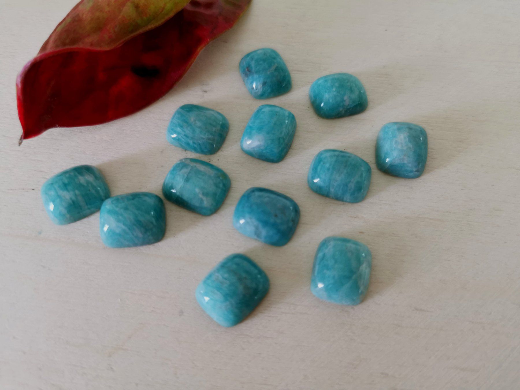 Pietre preziose: 12 Stk. spezielle Amazonit Cabochons / Lager-Sondererkauf – Nuovo e nell'imballaggio originale da Dierikon venduto da Buntspecht-10
