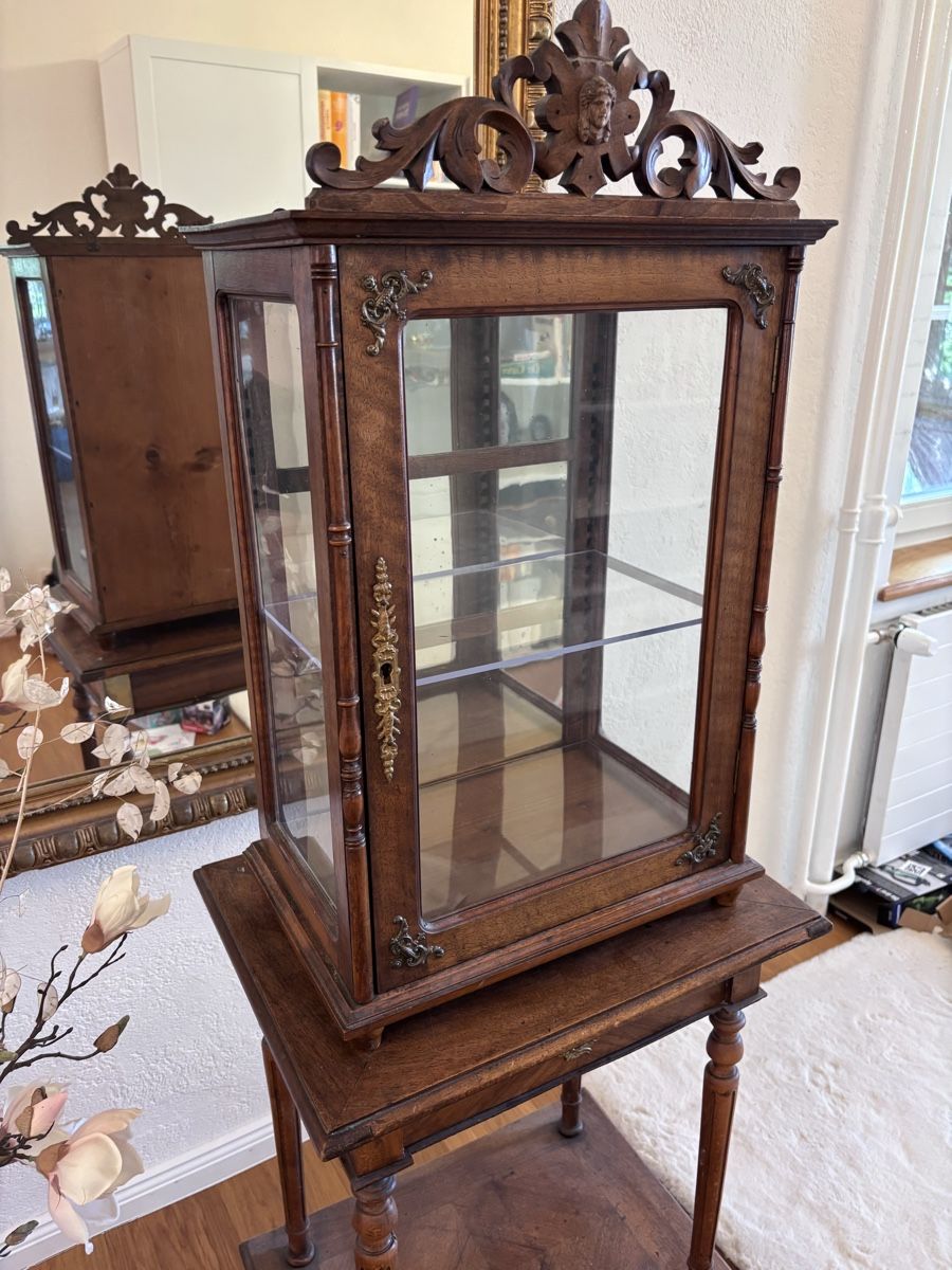 Vetrine: Vitrine Antik mit Schlüssel – Usato da Binningen venduto da Goldsmith8 1