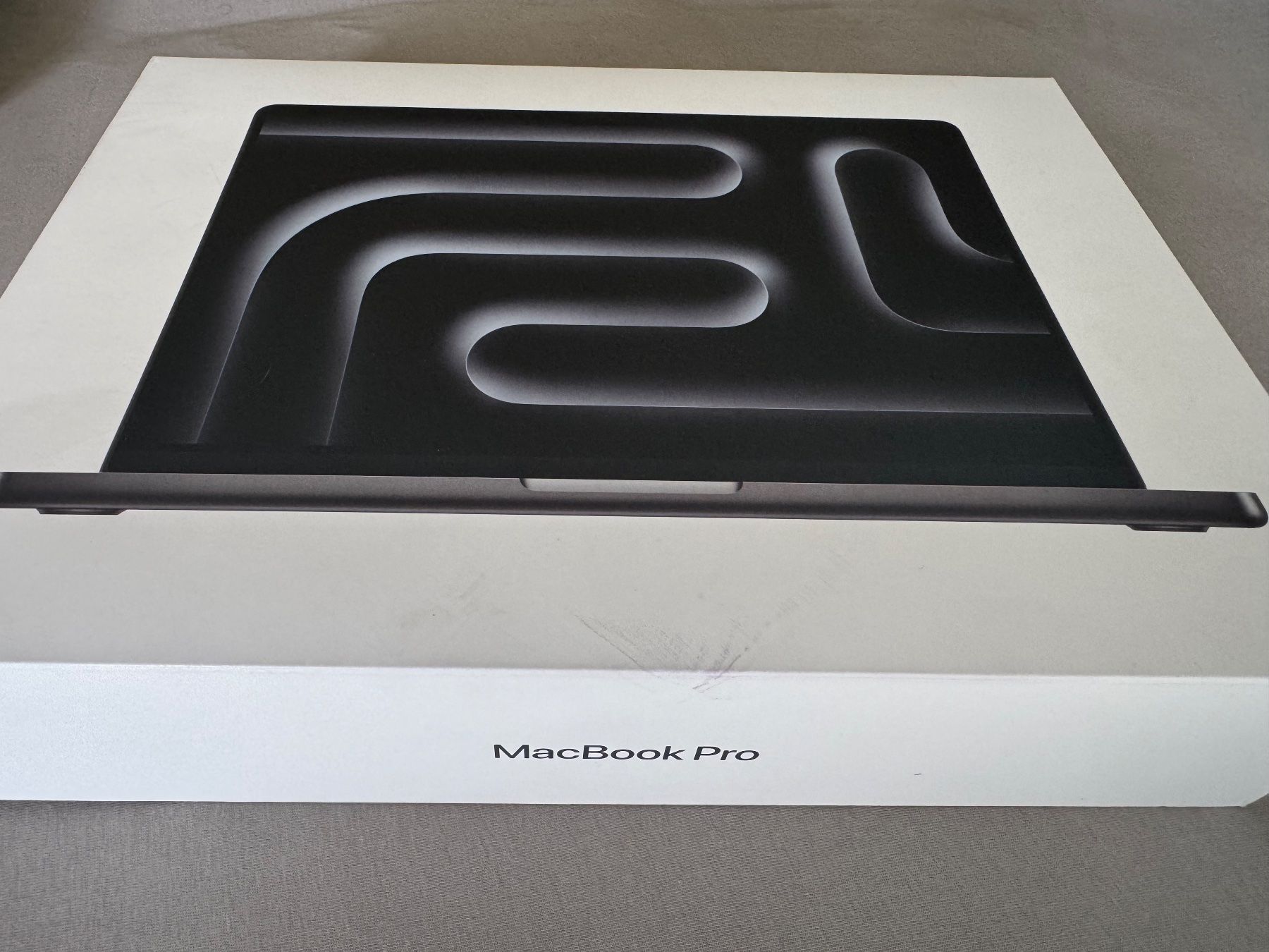 Apple PC: MacBook Pro M4Pro 1TB neuf – Usato da Prilly venduto da fra_wy82 1