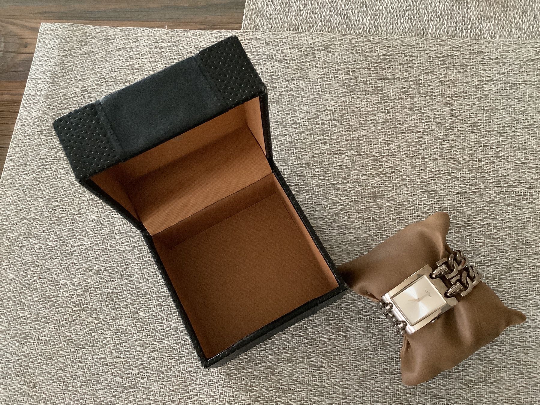 Guess Uhren: Armbanduhr Von GUESS – Gebraucht aus Bremgarten AG von Rhoru