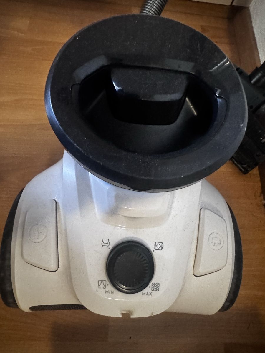 Electrolux Staubsauger & Zubehör: Electrolux Staubsauger weiss/schwarz – Gebraucht aus Emmenbrücke von j_16 1