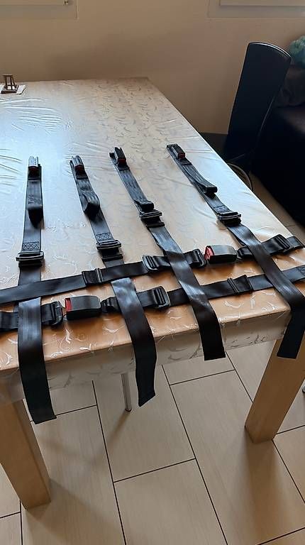 Tutti pezzi di ricambio auto: Cinture 4 punti auto – Usato da Molare venduto da Reto_Della_Torre