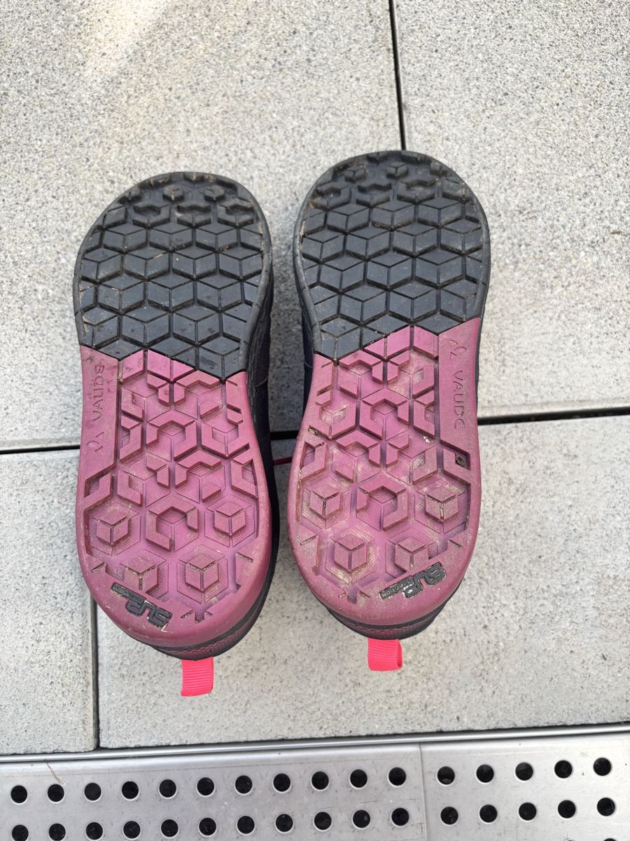 Scarpe da donna: Vaude Damen Veloschuhe Grösse 40 gebraucht – Usato da Schenkon venduto da Crikrys 3