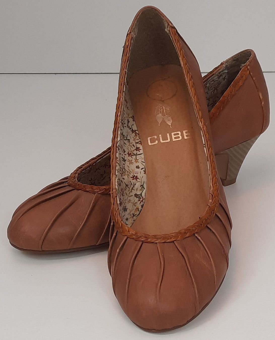 Cube Scarpe da donna: CUBE Damen Pumps Braun Gr.37 – Usato da Seuzach venduto da VT-Collections2 5