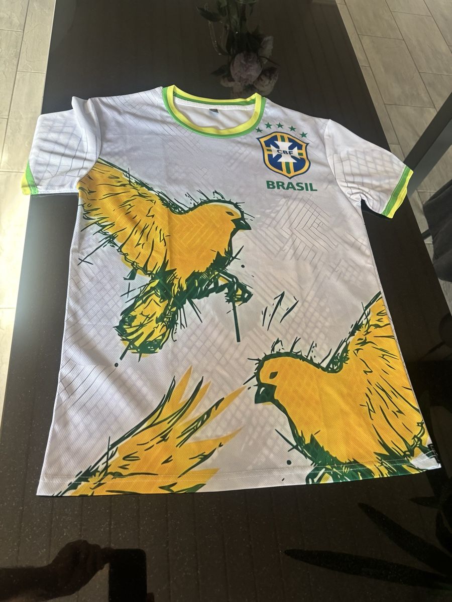 Canottiere & Pantaloni: Maillot de Brasil taille L – Usato da nods venduto da Tozzifan