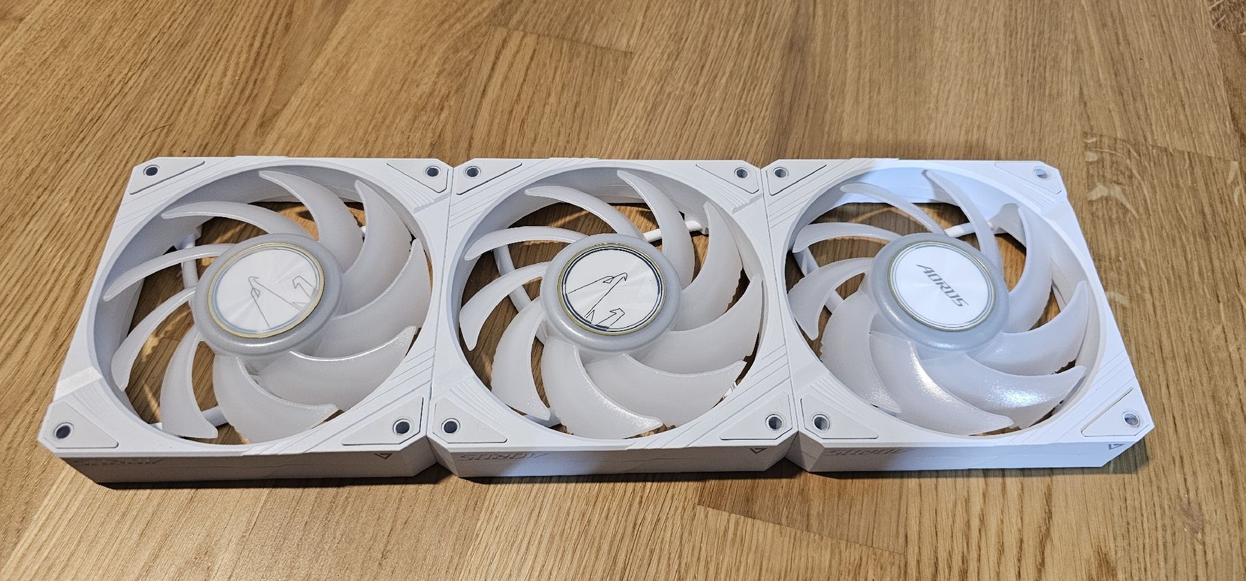 Gigabyte Elektronikbauteile: AORUS WATERFORCE X ll 360 ICE – Gebraucht aus Schlieren von huiop2 3