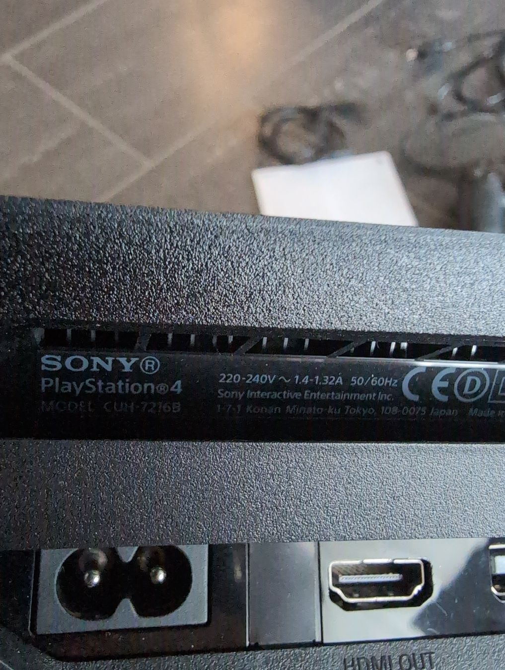 Sony Konsolen: Sony PlayStation 4 Pro CUH-7216B Konsole mit Controller – Gebraucht aus Aarau Rohr von Ajax13 1