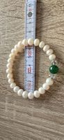 Elegantes Suesswasserperlen Armband mit grüner Jade