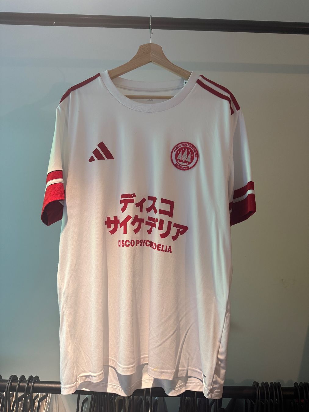 Adidas Leibchen & Hosen: Wasted Heros - Rave – Gebraucht aus Meilen von MiasanMia25