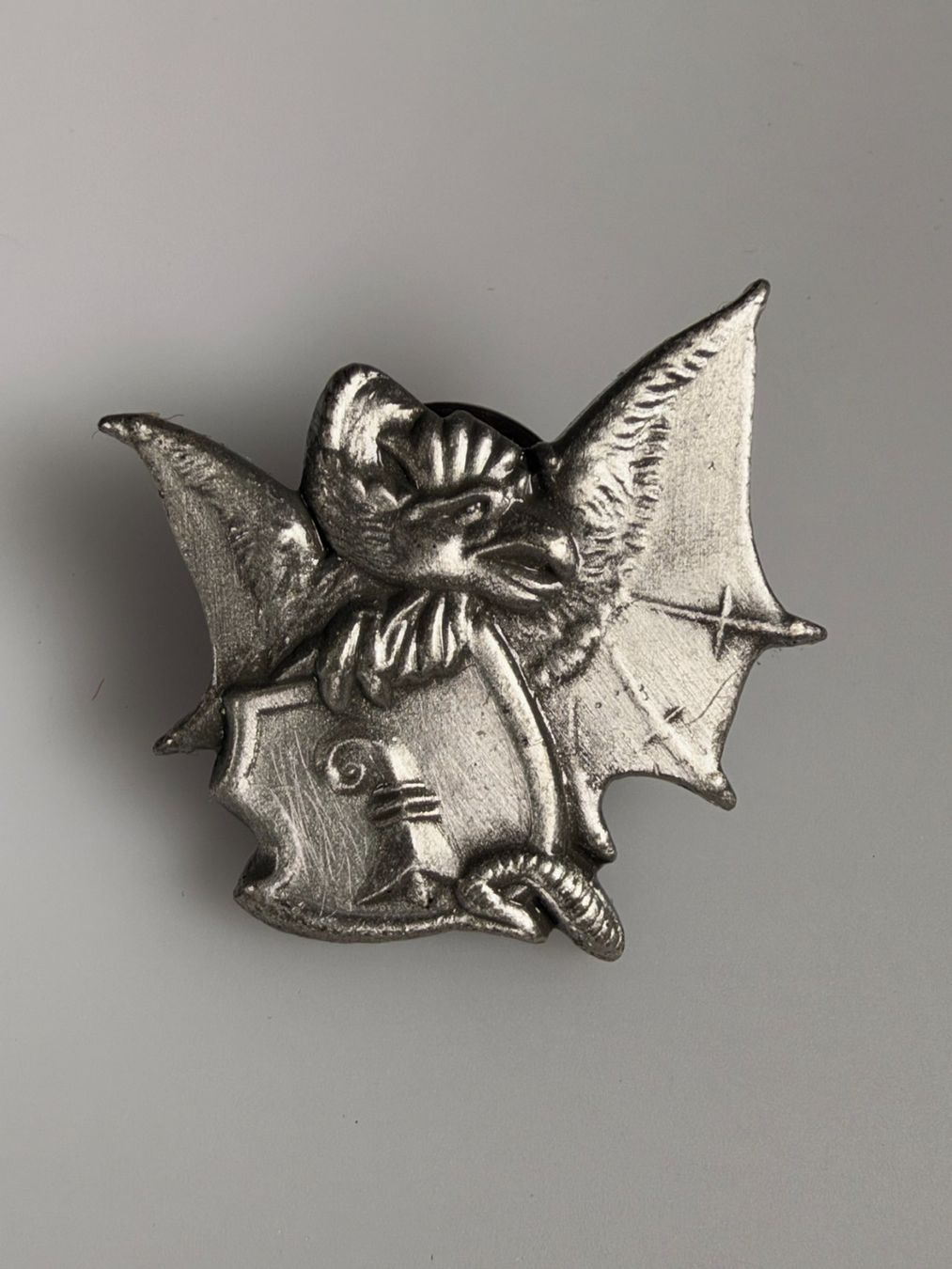 Placchette & Badge: Basler Basilisk Pin – Usato da Basel venduto da IRMAundFRED