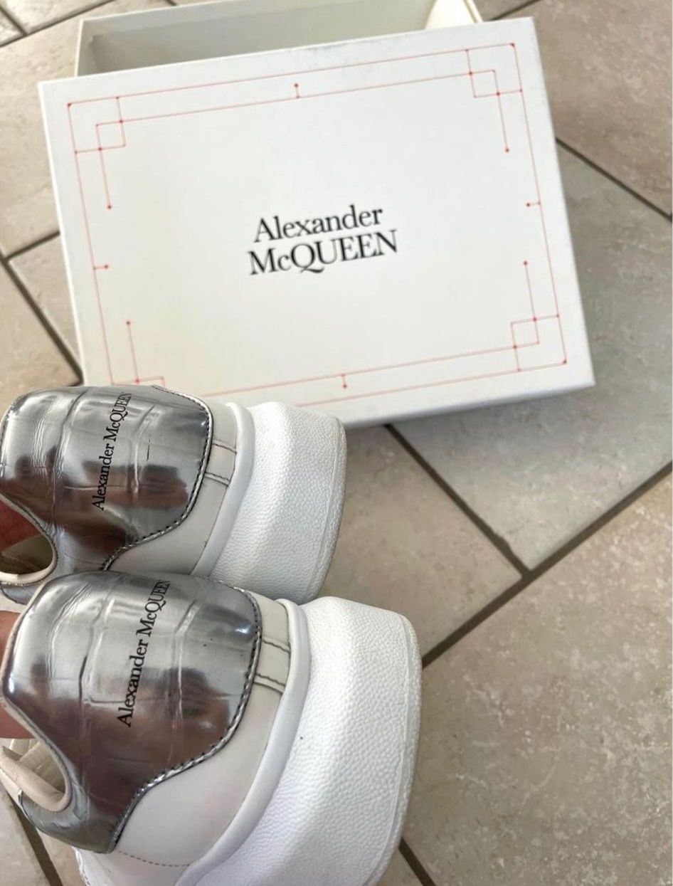 Alexander Mcqueen Scarpe da uomo: Alexander McQueen Sneaker weiss/silber Gr. 38.5 – Usato da Spreitenbach venduto da Webtempel 2