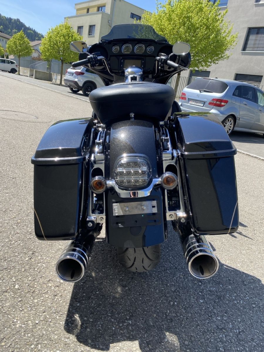 Harley-Davidson Chopper: Harley Davidson Electra Glide Limited - Street 2016 Rushmore – Usato da Willisau venduto da bou_6jnr 6