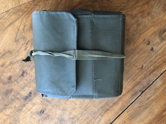 Schweizer Armee Uniformi: Trousse d'entretien militaire – Usato da Chézard St Martin venduto da schmitt 2