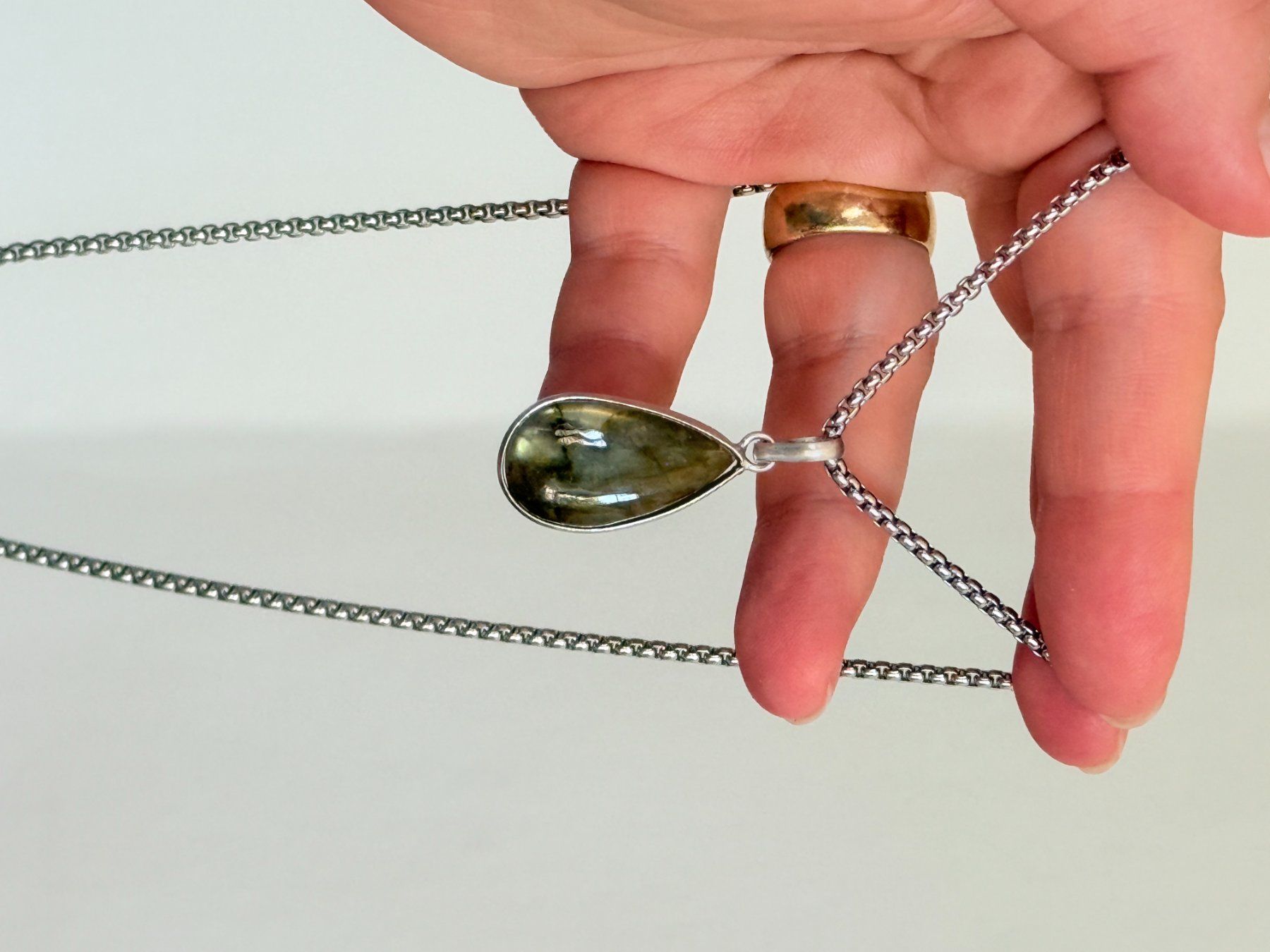 Ketten: Labradorite necklace – Neu und originalverpackt aus Genève von AGBERG 6