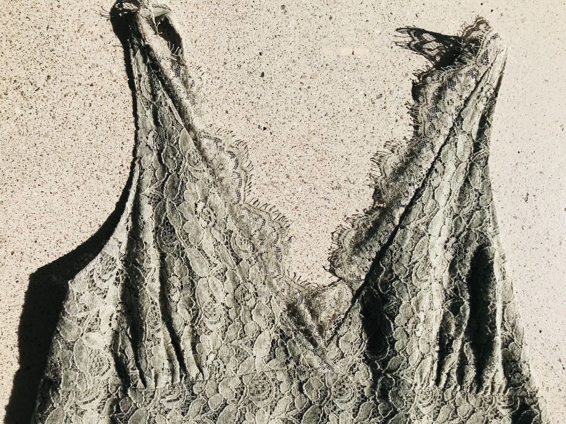 Kleider: Sommerkleid Spitze Khaki, Gr. 40 – Gebraucht aus Richterswil von Solemare47Nicole 1