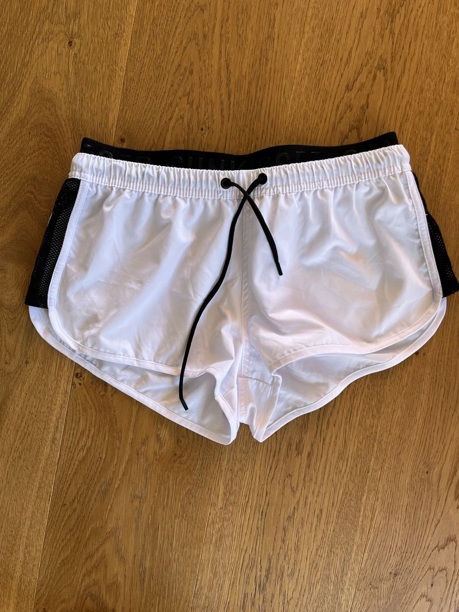 Hosen: Sportshorts weiss Gr. S – Neu und originalverpackt aus Sigriswil von Krugle83
