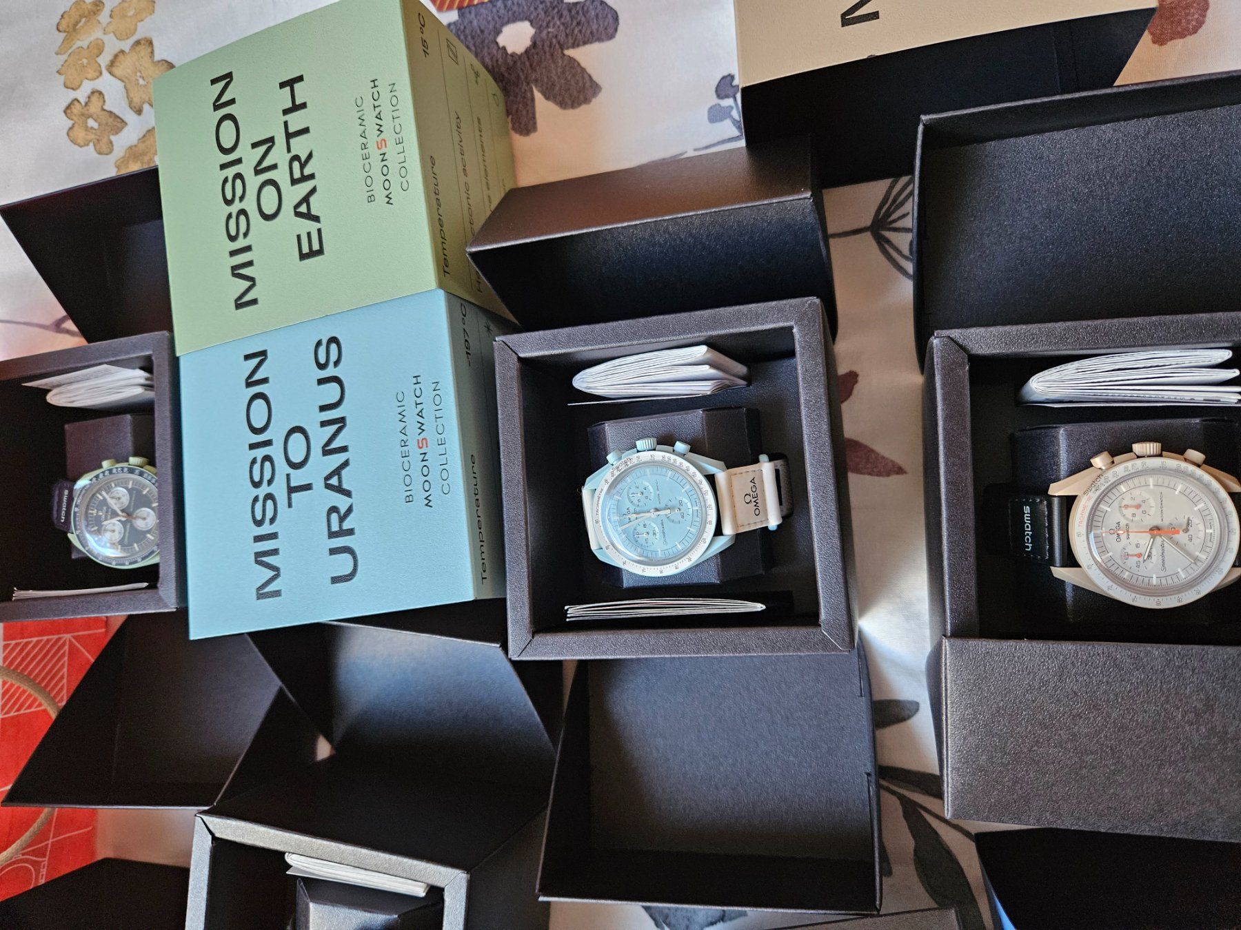 Swatch Orologi: 11 moonswatch – Nuovo e nell'imballaggio originale da Courroux venduto da monnin 5