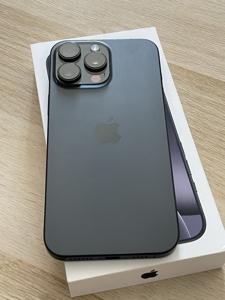 Apple Telefoni cellulari / Smartphones: IPhone 16 pro Max 256gb Akku 100% – Usato da Biel/Bienne venduto da ham_wf9n