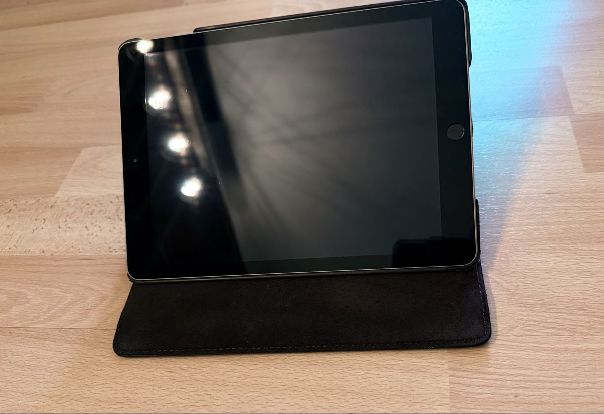 Apple Tablet PC: Ipad 5 128 GB Silber – Usato da Egg b. Zürich venduto da Stence-76 5