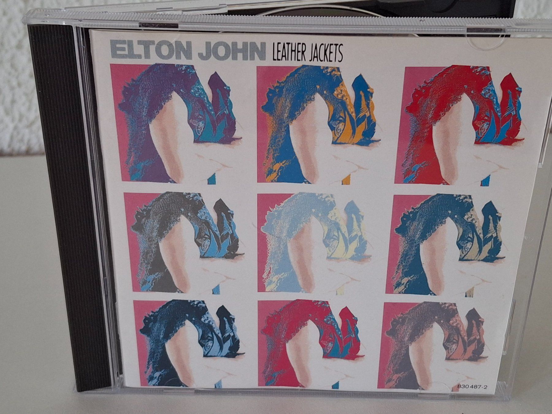 CD: CD Elton John - Leather Jackets – Usato da Aarberg venduto da Jackup1