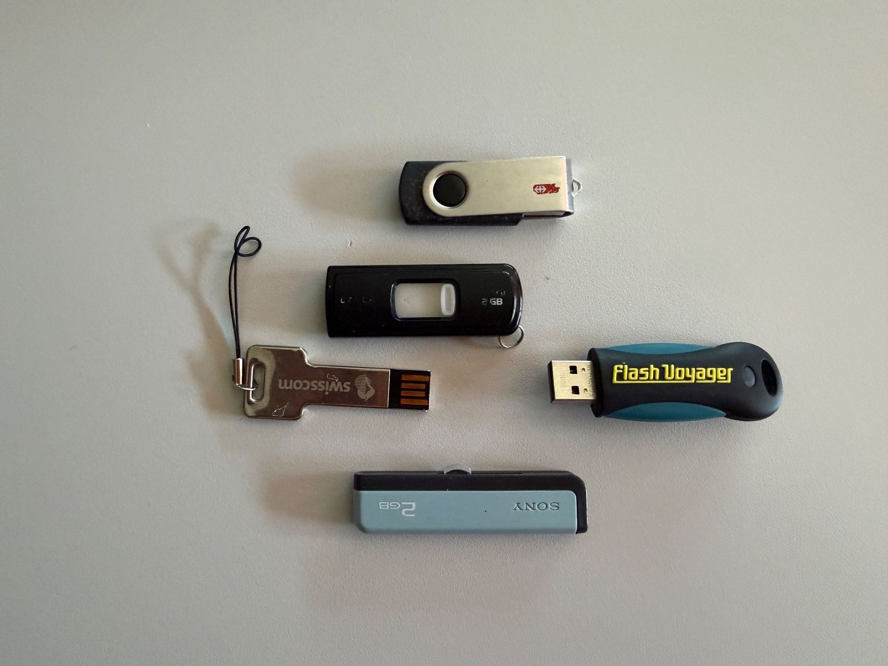 USB Sticks: Petit lot de clés USB USB stick – Gebraucht aus Fribourg von J334455
