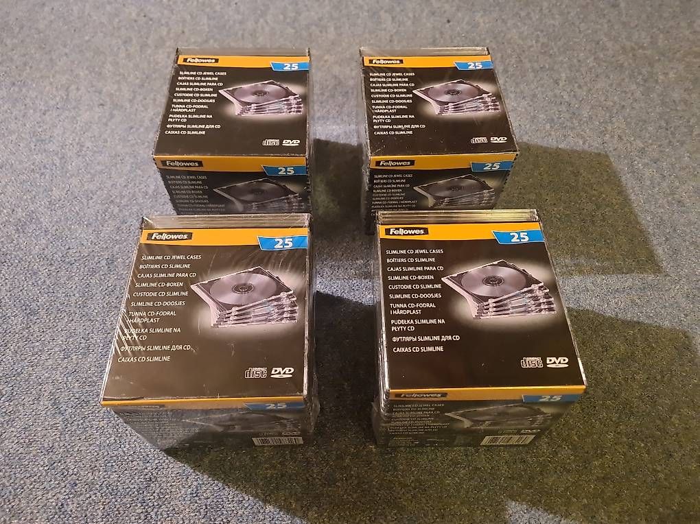 Tutti i DVDs: 100 Boitiers slim pour CD DVD BluRay – Usato da Châtel-St-Denis venduto da max_fri