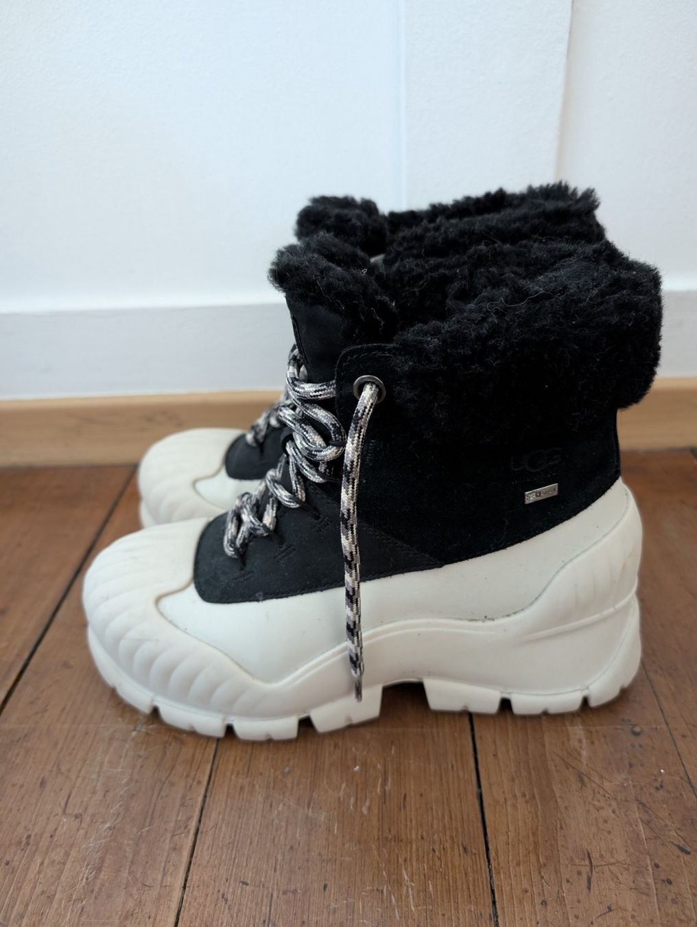 Ugg Scarpe da donna: Ugg Winterstiefel – Usato da Frauenfeld venduto da Shiranui