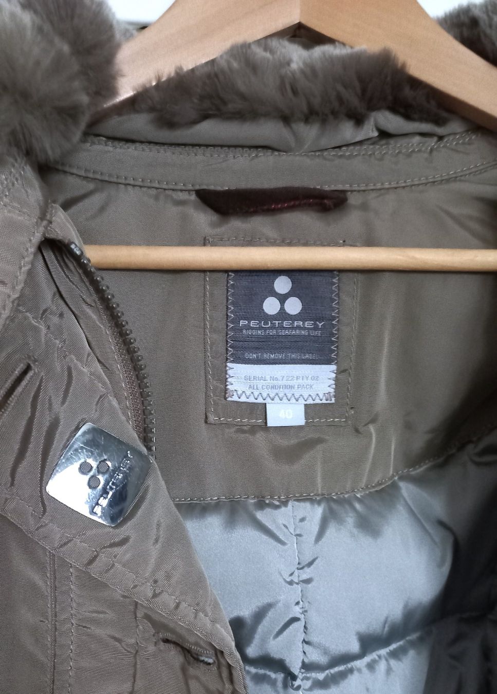 Peuterey Mäntel: Daunenmantel von Peuterey, Gr.S – Gebraucht aus Bévilard von belkin 3
