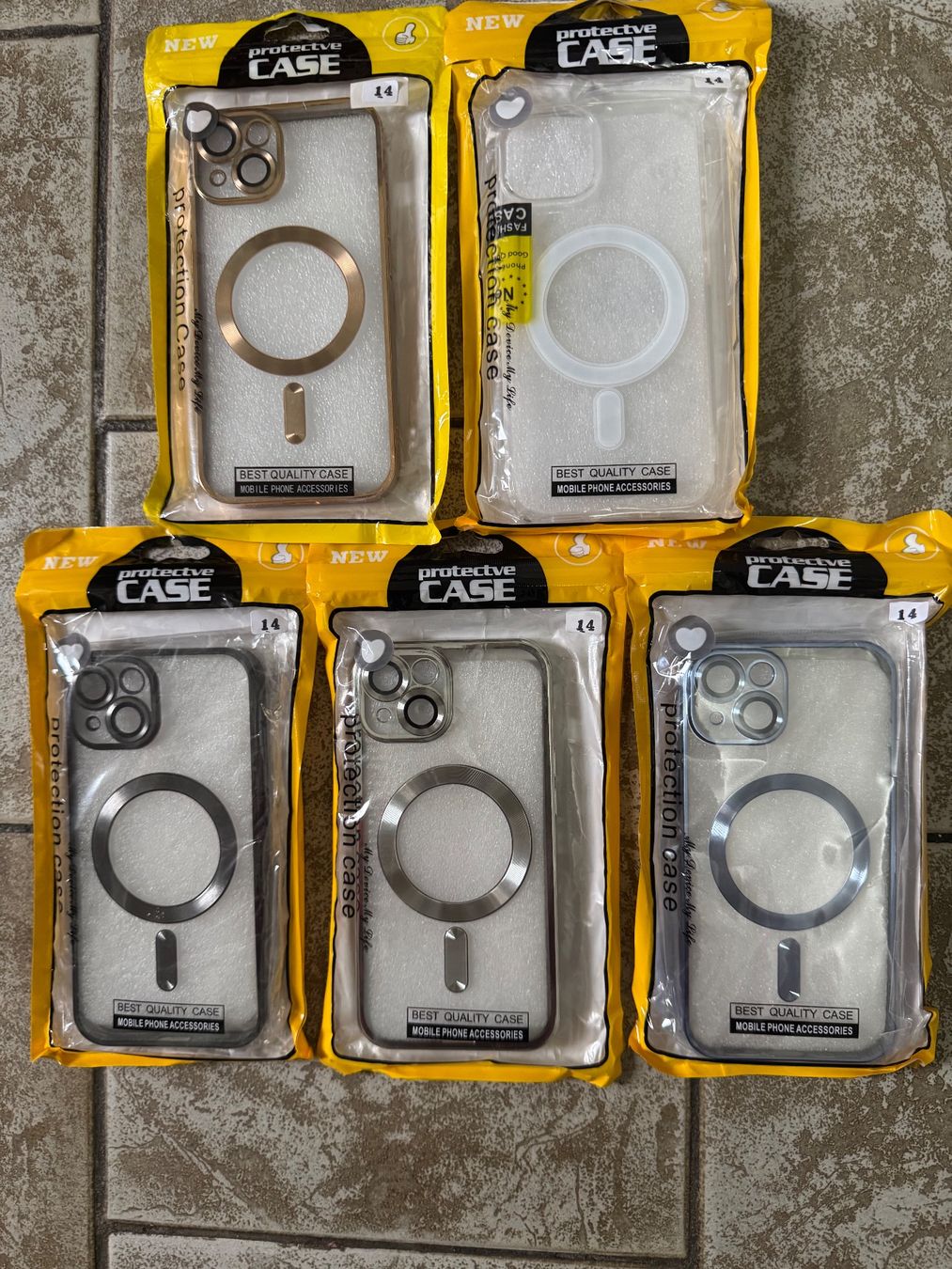 Cover & Protezioni schermo: Etuis pour iPhone 14 – Nuovo e nell'imballaggio originale da marly venduto da karolline01