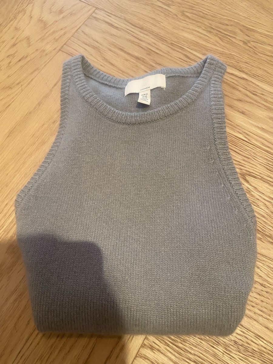 H&M Top: 100% Kaschmir Stricktop XS in grau – Usato da Winterthur venduto da mal_8f2x