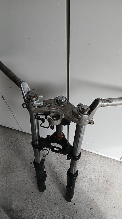 Honda Tutti i ricambio per moto: Honda CBR125R Gabel mit Lenker – Usato da Zürich venduto da tho_9p29