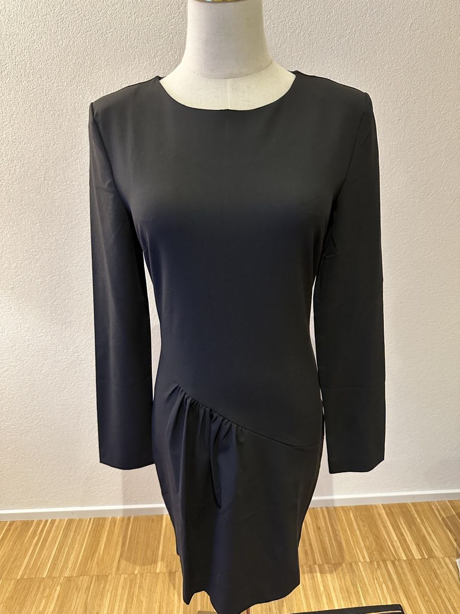 Vestiti: Black dress size S – Nuovo (secondo la descrizione) da Neuchâtel venduto da agn_jc66