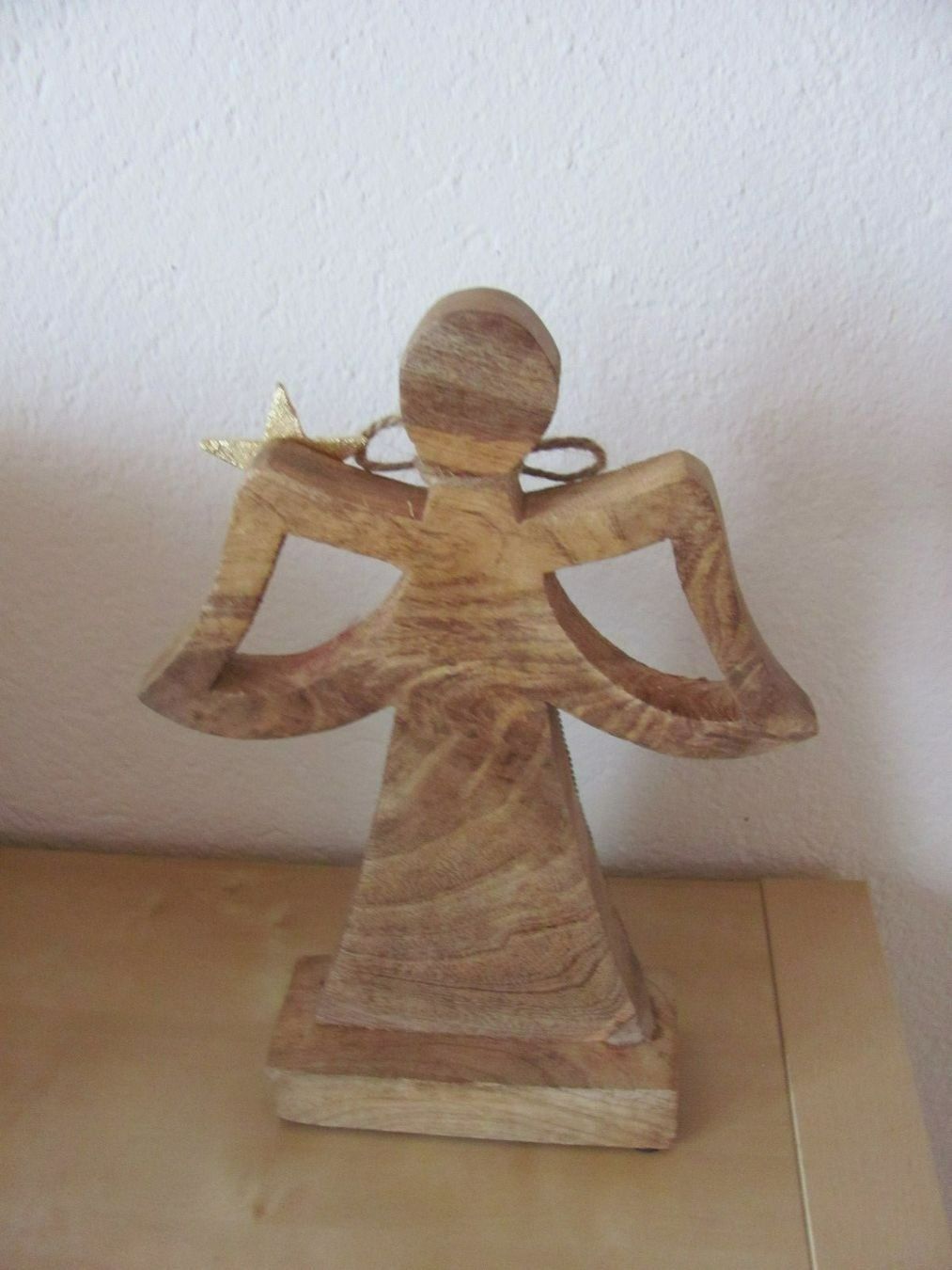 Tutte le decorazioni: Holz Engel mit Sterne – Nuovo e nell'imballaggio originale da Gümligen venduto da Fantapanda 1