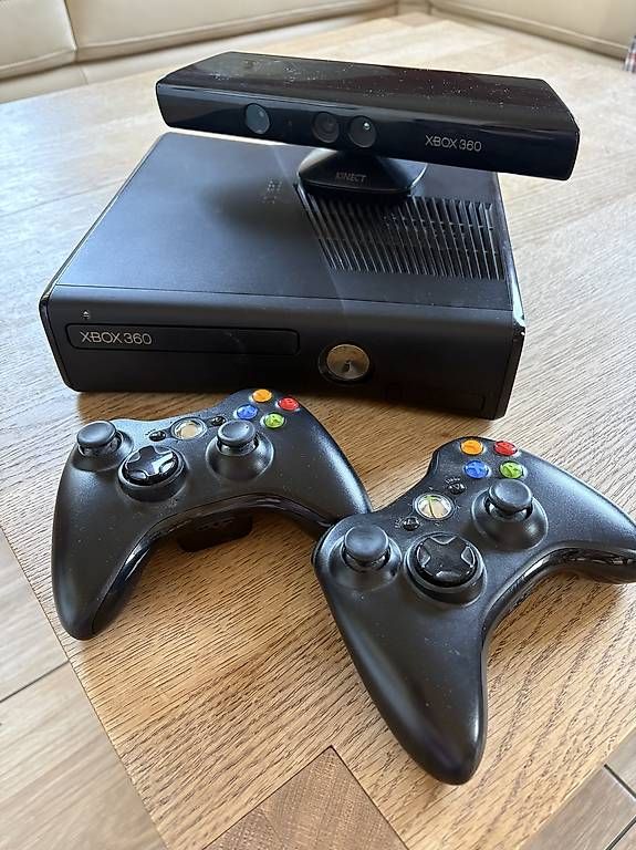 Console: Xbox 360 Inkl 10 Spiele  – Usato da Schüpfheim venduto da pepper03