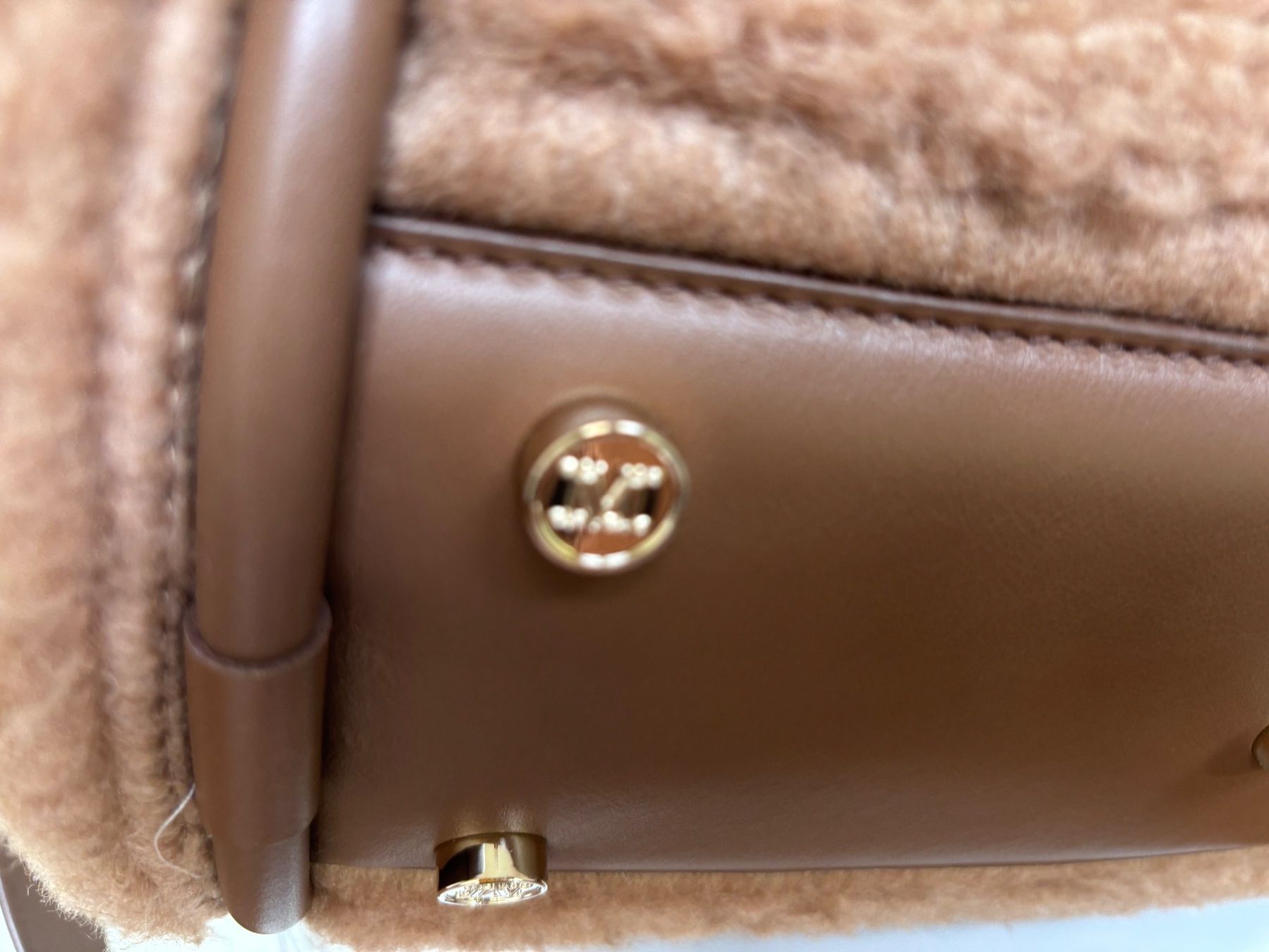 Max Mara Taschen für Damen: MAX MARA Hobotasche Lammfell, beige – Gebraucht aus Herrliberg von mayfi 6